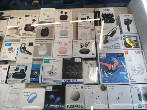 Auriculares Bluetooth inalámbricos en Móvil XOZ Burgos